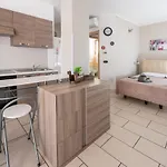 Apartment Two Steps From - Maggiore Relax