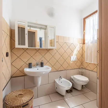 Two Steps From - Maggiore Relax Apartment