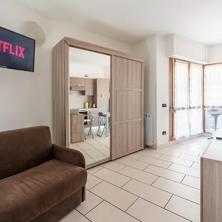 Two Steps From - Maggiore Relax 도멜레토