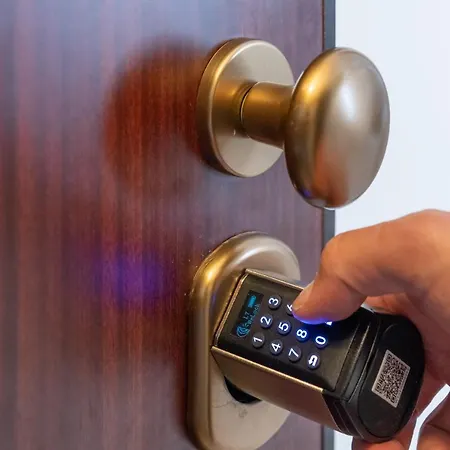 Two Steps From - Maggiore Relax Апартаменты