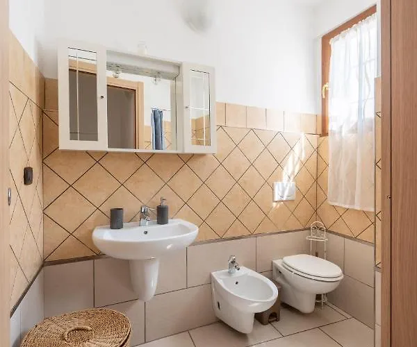 Two Steps From - Maggiore Relax Апартаменты