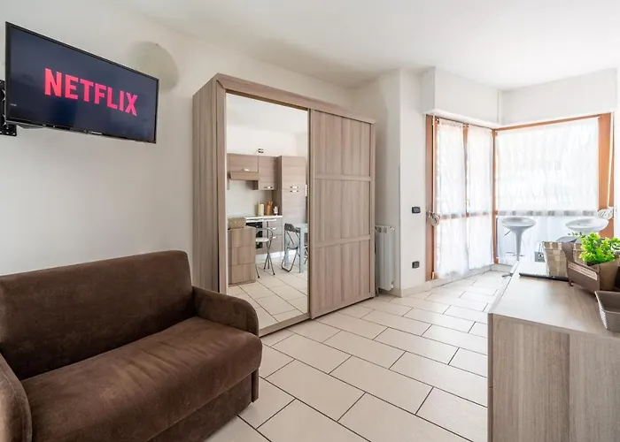 Two Steps From - Maggiore Relax Дормеллетто