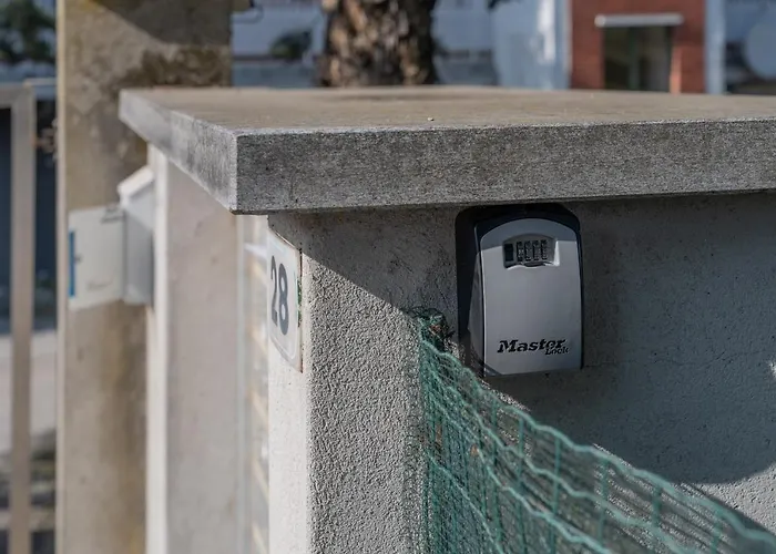 Two Steps From - Maggiore Relax Апартаменты