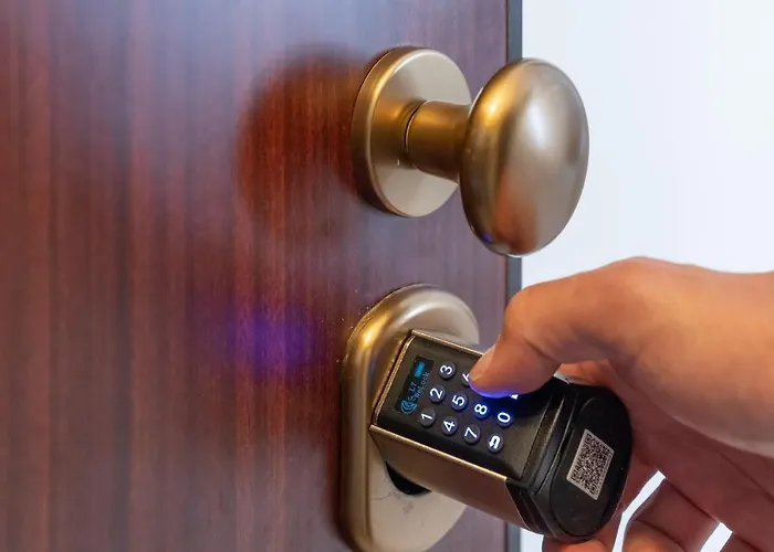 Two Steps From - Maggiore Relax Апартаменты